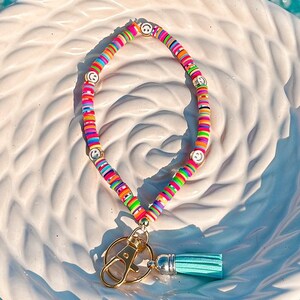 Pulsera sonriente con cuentas Heishi de arcilla de neón