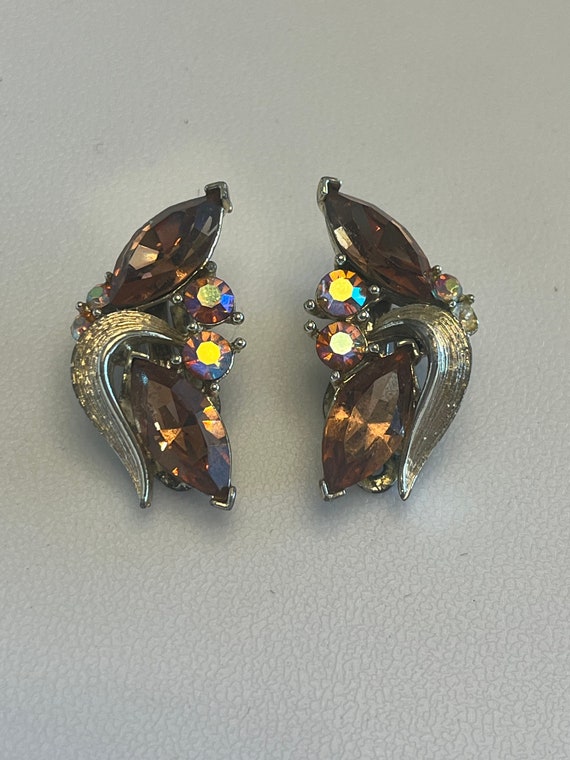 Vintage clipon earrings Gem
