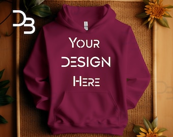 Maqueta de sudadera con capucha granate Foto Flat Lay Maroon Doblada Gildan 18500 Sudadera con capucha Gildan con capucha Mock Up Sudadera con capucha doblada Maquetas con capucha Boho Bundle Sudadera con capucha