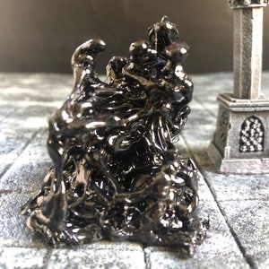 Black Pudding, Slime, Gelatinous, Ooze, in 28mm scale large creature: Hand made and painted dungeons and dragons miniature, D&D