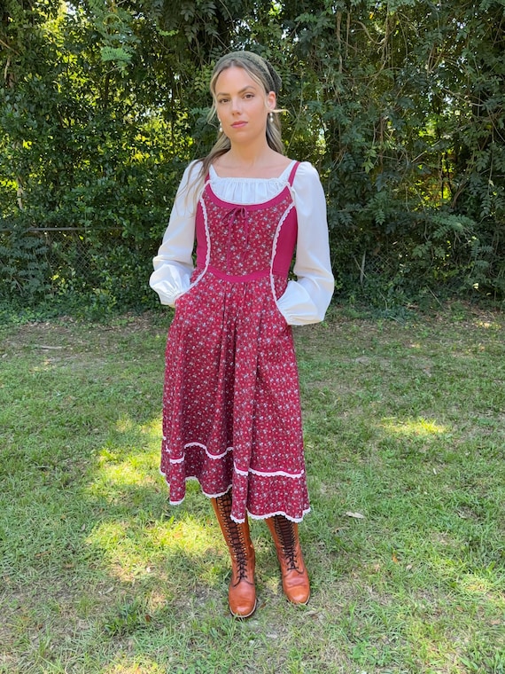 Vintage 1970s red floral prairie dress by Gunne S… - image 2