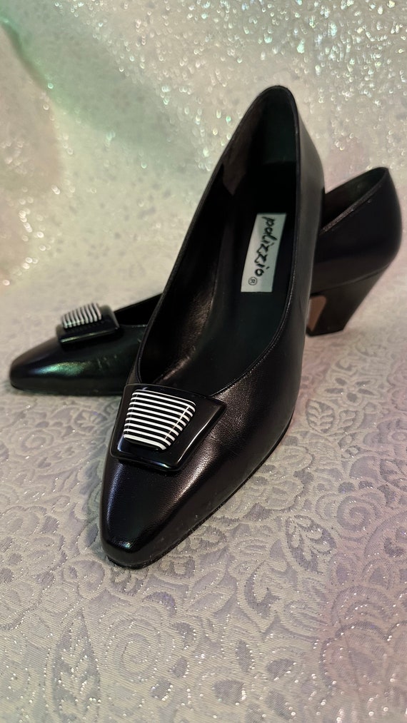 Vintage 1980’s black leather kitten heels by Paliz