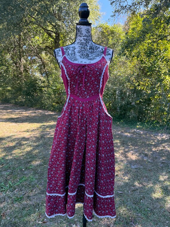 Vintage 1970s red floral prairie dress by Gunne S… - image 7