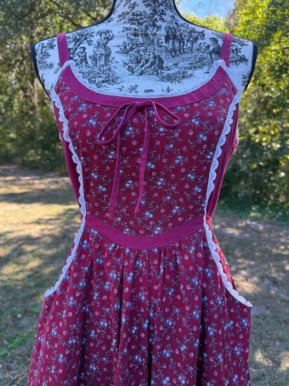 Vintage 1970s red floral prairie dress by Gunne S… - image 9