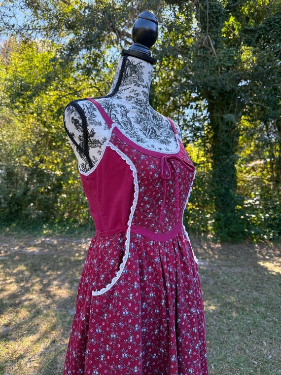 Vintage 1970s red floral prairie dress by Gunne S… - image 8