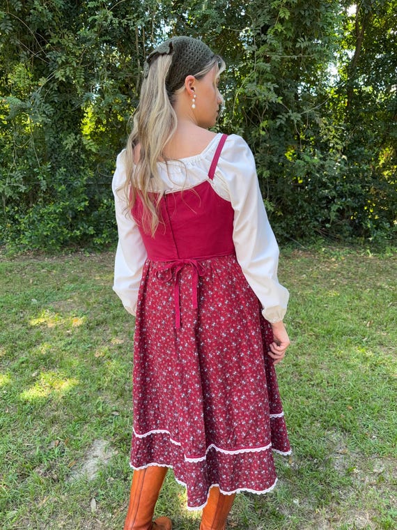 Vintage 1970s red floral prairie dress by Gunne S… - image 4