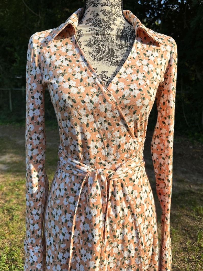 Vintage 1970s Long Sleeve Wrap Dress By Diane Von Furstenberg Etsy vintage-1970s-long-sleeve-wrap-dress-by-diane-von-furstenberg-etsy