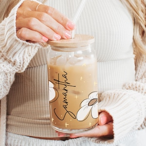 Personalized Iced Coffee Cup Floral Retro, Custom Can Glass with Lid and Straw, Bridesmaid Gift, Bachelorette Glass Cup, Bridesmaid Proposal