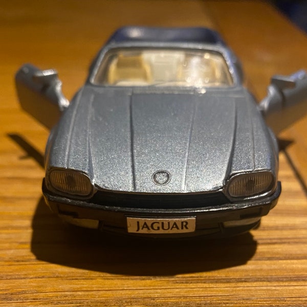 Vintage Maisto MC Toy Jaguar XJS V12 Convertible Roadster Diecast Model Car 1/40 Scale Pullback car - super car