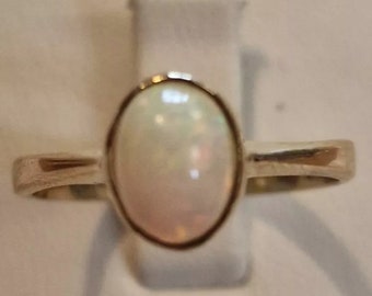 Vintage 9ct gold opal ring size P