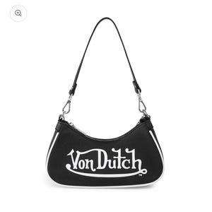 Op de afbeelding: Zwarte schoudertas met een witte rand en een enkele band. De tas heeft het witte "Von Dutch"-logo op de voorkant. De tas heeft zilverkleurige hardware.