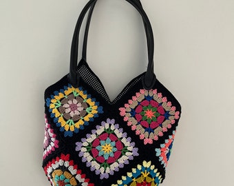Boho Crochet Tote Bag in Black, Colorful Retro Shoulder Bag, Granny Square Bag with flower motif, Granny Bag with Leather Straps