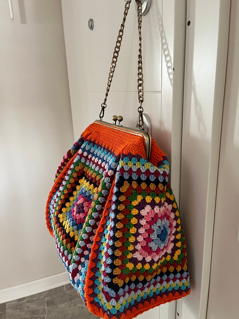 Colorful Granny Square Bag, Large Crochet Purse with Brass Kiss Lock Frame, Crochet Bauletto, Straordinary Big Granny Square Bag zdjęcie 10