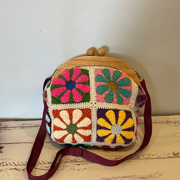 Cream Based Colorful Daisy Crochet Bag, Handmade Crochet Clutch with Daisy motifs, Handmade Crochet Shoulder Bag, Retro Style Knit Purse