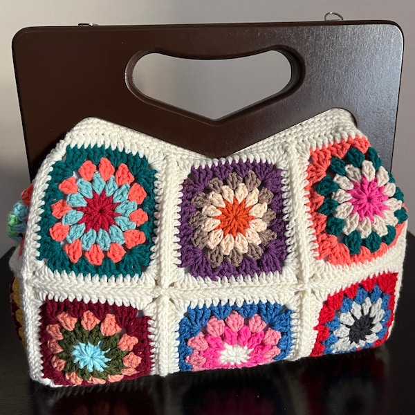 Crochet Vintage Granny Square Clutch with Wooden Claps, Crochet Evening Bag with Adjustable Strap, Granny Sqaure Clutch