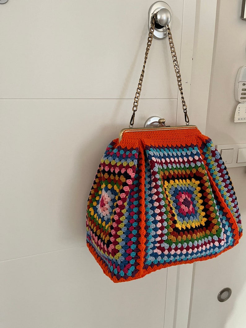 Colorful Granny Square Bag, Large Crochet Purse with Brass Kiss Lock Frame, Crochet Bauletto, Straordinary Big Granny Square Bag zdjęcie 3