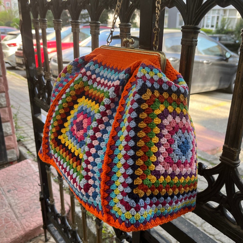 Colorful Granny Square Bag, Large Crochet Purse with Brass Kiss Lock Frame, Crochet Bauletto, Straordinary Big Granny Square Bag zdjęcie 8