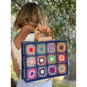 Granny Square Crochet Bag with Real Bamboo Handles, Handmade Tote Bag in Vintage Style - MADE TO ORDER