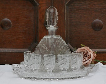Service à liqueur vintage en verre bavarois carafe, six verres et plateau, service apéritif en verre gravé, verres à collectionner