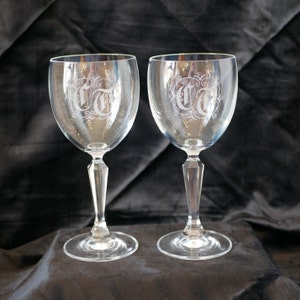 A pair of Crystal Engraved Wine Glasses Stemware Tableware Barware White Wine Glasses