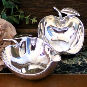 A Pair of Lovely Vintage Silver Plate Apple Bowls Small Serving Dishes Perfect for Apero/Bar Snacks/Nuts, Candy or Just Decor