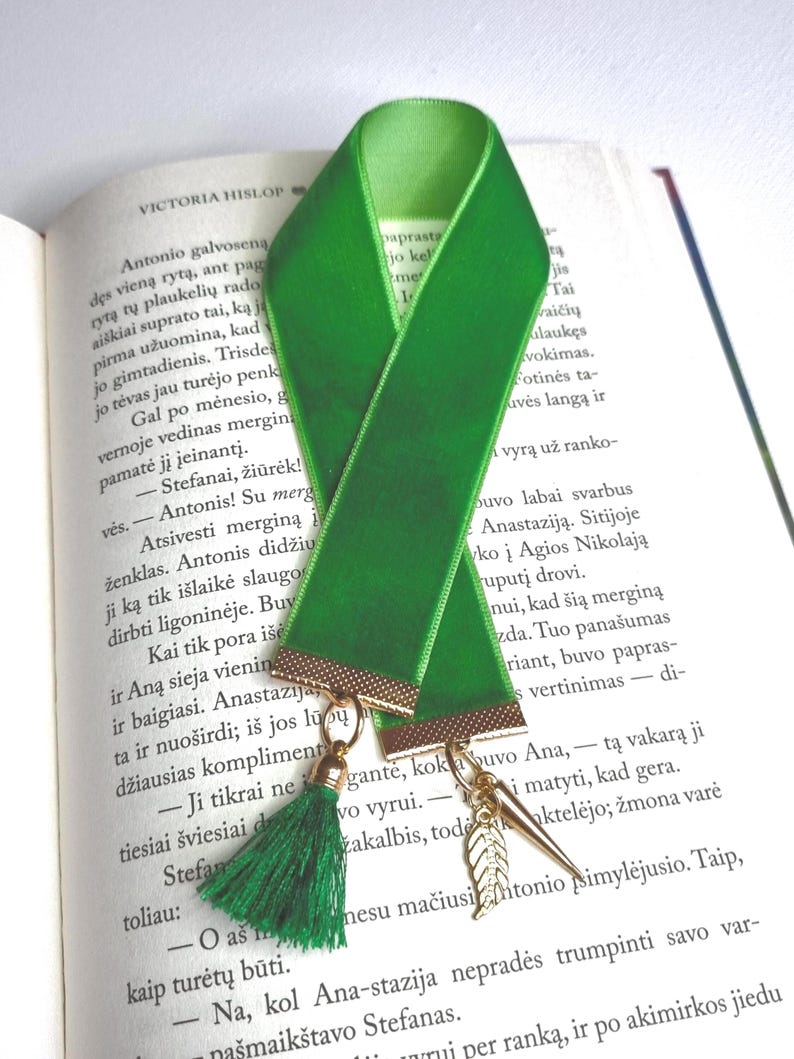 Green bookmark with silk tassel and leaf pendant