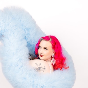 Babyblauwe boa van tule (veganistisch, pluizig) - cabaret - burlesque - drag queen - boudoir