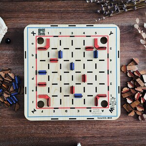 DEHLİZ, Turkish Board Game, two-player board game, new games,  unique games, designed by bilge-akil mind and strategy games, build a maze