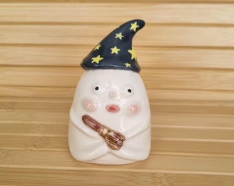 Dziwna figurka grzyba na Halloween: ręcznie robiona ceramika, wystrój wiedźmiński