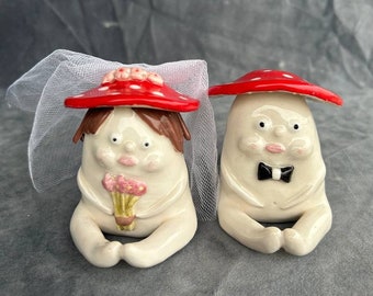 Ceramic Wedding Mushroom Figurine, Wedding Cake Topper, Bride & Groom, Mushroom Collecible, Ceramic Sculpture Statue, Valentines Day Gift