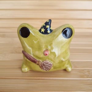 Ceramic Halloween Frog Figurine: Spooky Gothic Home Decor
