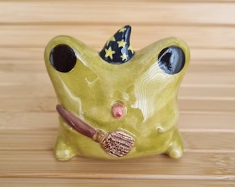 Ceramic Halloween Frog Figurine: Spooky Gothic Home Decor