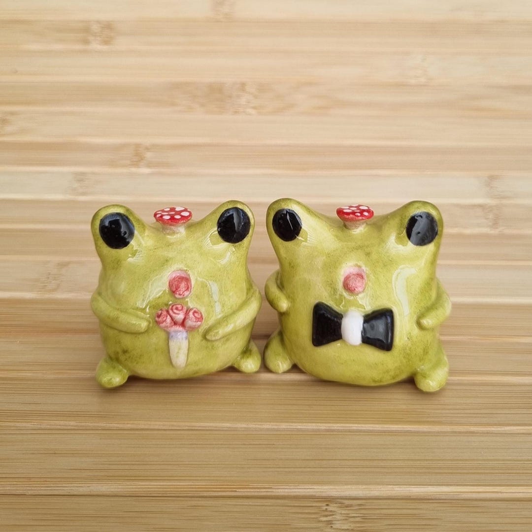 Ceramic Wedding Frog Cake Topper, Newlywed Couple Figurine
