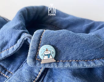 Fun Snowman Collar Pin - Christmas Holidays Brooch - Festive Winter Snowglobe Jewelry - Ita Bag Pin