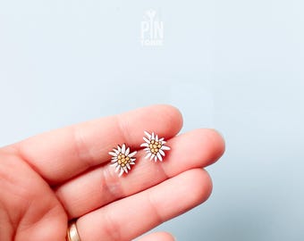 Edelweiss Flower Earrings - Wanderlust Jewelry