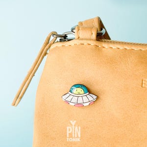 Épingle de sac Ita soucoupe volante - Insigne d'astronomie, cadeaux OVNI de Noël pour petit ami ringard - Broche extraterrestre originale
