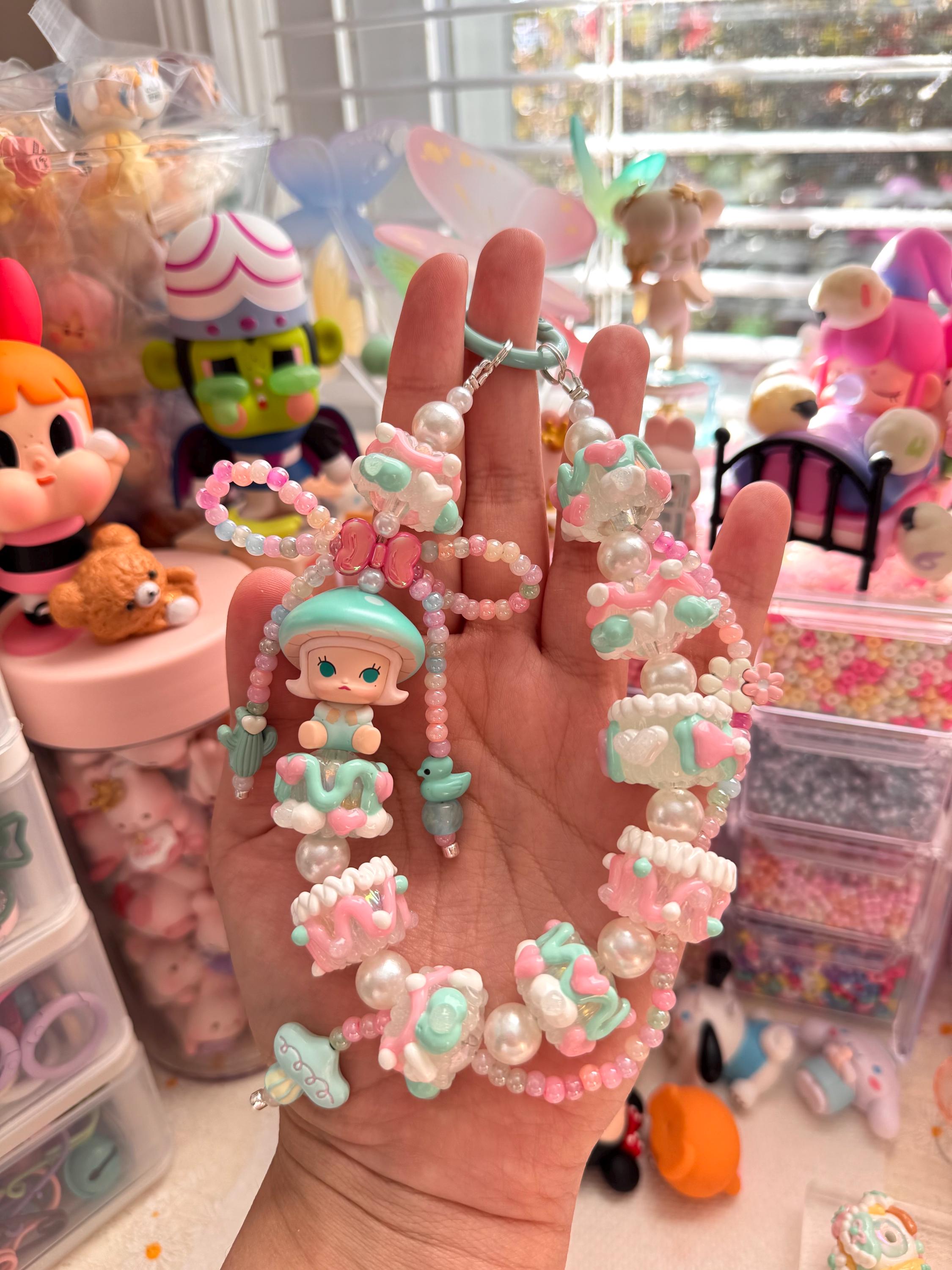 【最終値段】 ラスト1点‼️CRYBABY キーホルダー　スマホチャーム 最終値段】 ラスト1点‼️CRYBABY キーホルダー スマホチャーム