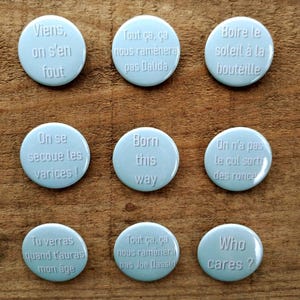 Badge 38mm, dos épingle métal, humoristique, mais pas que..., Tata Spag