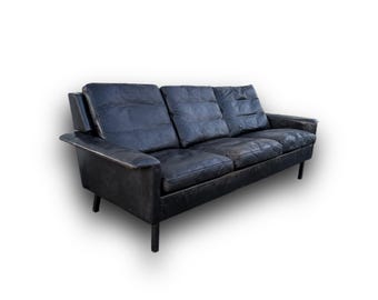 Black Leather Sofa - ARNE VODDER Model 3330 for Fritz Hansen Made in Denmark circa 1960s - For Reupholster