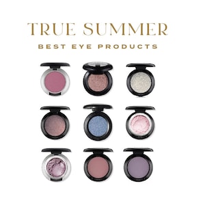Puede incluir: Nueve paletas de sombras de ojos en envases negros compactos con una variedad de tonos fríos, incluyendo rosa, morado, azul y plateado. El texto "TRUE SUMMER BEST EYE PRODUCTS" se muestra sobre las paletas.