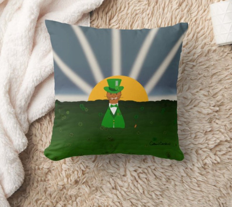 Oliver The Otter Spring Throw Pillows 画像 9