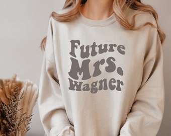 Mrs. Sweatshirt personalisiert | Geschenk für zukünftige Braut | Brautgeschenk | Geschenk zur Verlobung | Mrs. Sweatshirt | Sweatshirt |