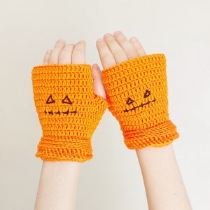 Halloween Mittens Pumpkin Crochet Pattern Child Size. Mittens for children Crochet Pattern Pumpkins. Orange mittens crochet pattern.
