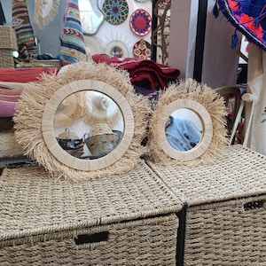 Handmade Moroccan Raffia Sunburst Round Mirror: Boho Wall Decor     Natural Eco-Friendly, Stylish Wall Hanging