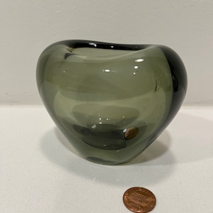 Holmegaard Per Lutken designed medium-sized ‘heart’ vintage art glass vase - Danish - Danish modern - mcm - midcentury modern