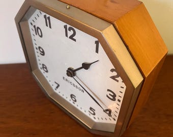 Vintage Howard Miller Octagon Wall Clock Chime Model 612-569 Wood