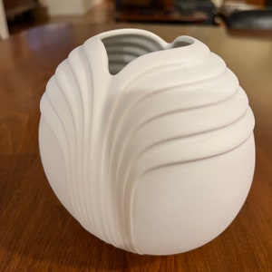 Rosenthal Studio-linie vintage matte white bisque vase designed by Uta Feyl - Germany -  modern - art deco - midcentury modern