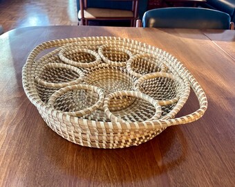 South Carolina (USA) handwoven sweet grass basket crafted as a drinks tray - vintage - Southeast coastal US - folk artistry