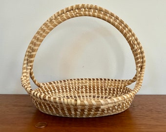 South Carolina (USA) handwoven sweet grass basket with tall handle - vintage - Charleston - Gullah - Southeast coastal US - folk artistry