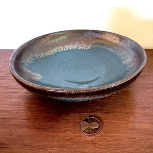 Bol de cerámica vintage de Pigeon Forge Pottery (14,6 cm) con esmalte verde azulado y ocre - por Doug Ferguson - moderno - mcm - moderno de mediados de siglo - Tennessee